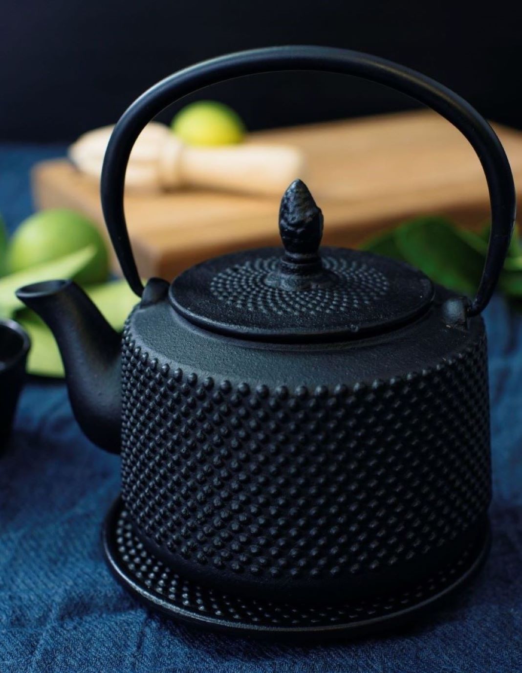 Emperor Hobnail Cast Iron Teapot 750ml