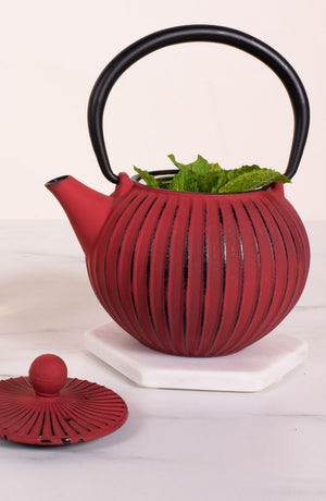 Ribed Cast Iron Teapot - 500ml red