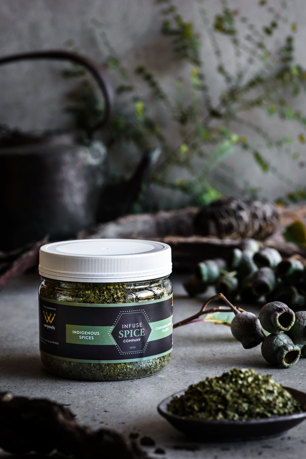 Cinnamon Myrtle - Flakes