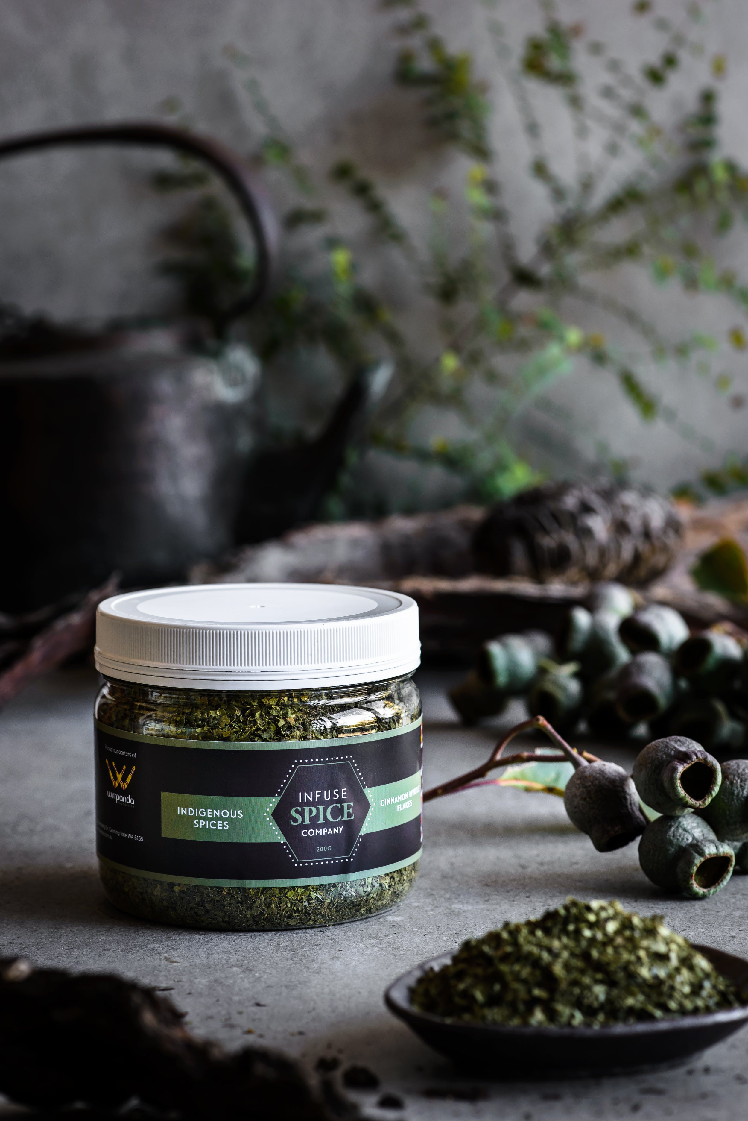 Cinnamon Myrtle - Flakes